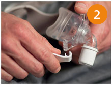 una persona sosteniendo un dispositivo