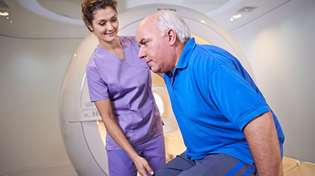 Exploraci&oacute;n de pacientes con implantes condicionales para RM